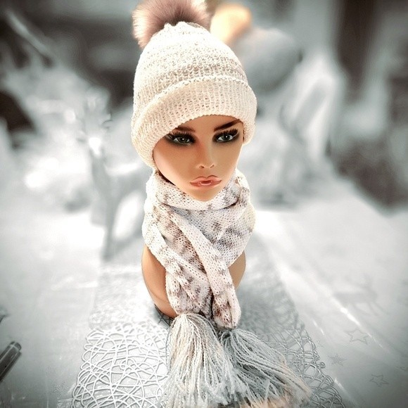 Peaches & Cream Hat and Scarf Winter Set in Cream and Tan Tones, Women's/Teens - Picture 13 of 16